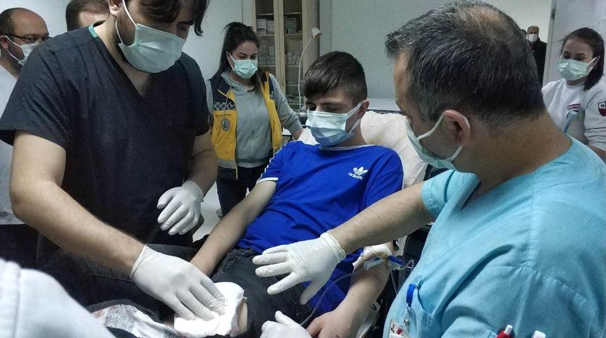 Samsun'da parkta bıçaklı saldırıya uğrayan 17 yaşındaki genç hastanelik oldu