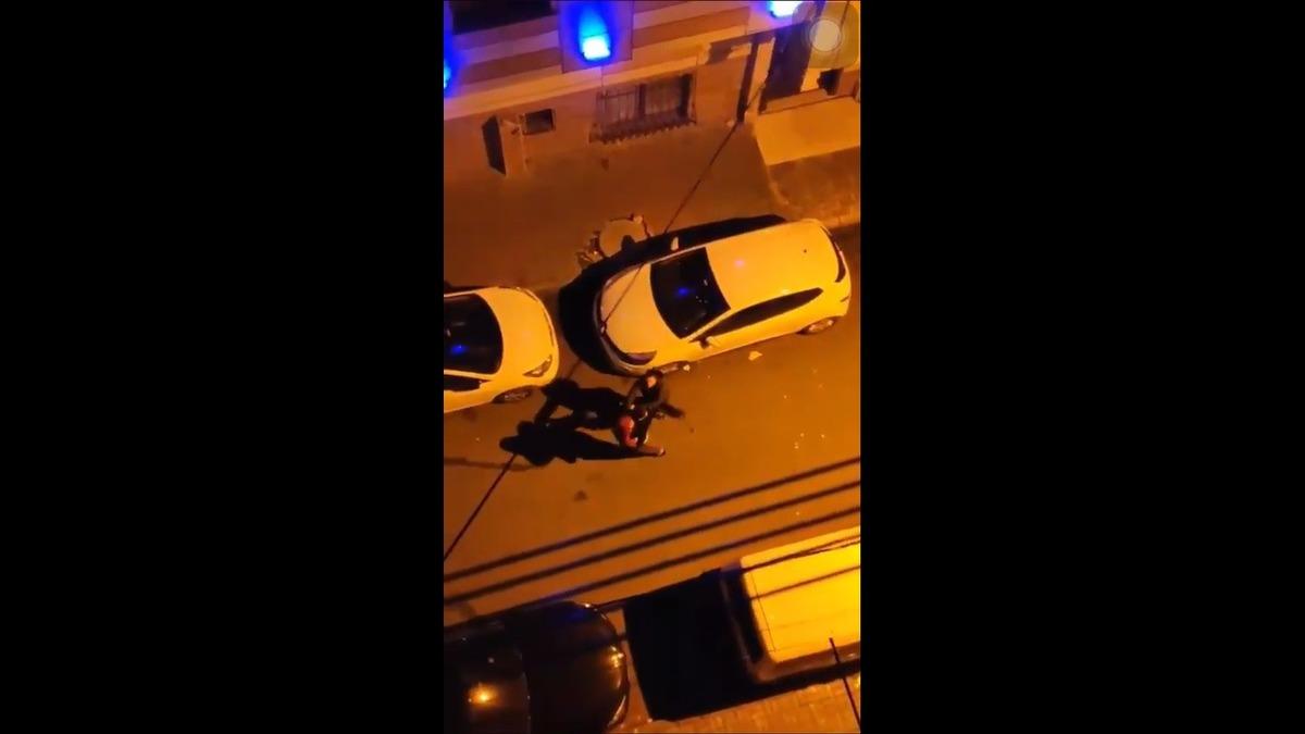 K&uuml;&ccedil;&uuml;k&ccedil;ekmece&rsquo;de sokak ortasında kadına şiddet