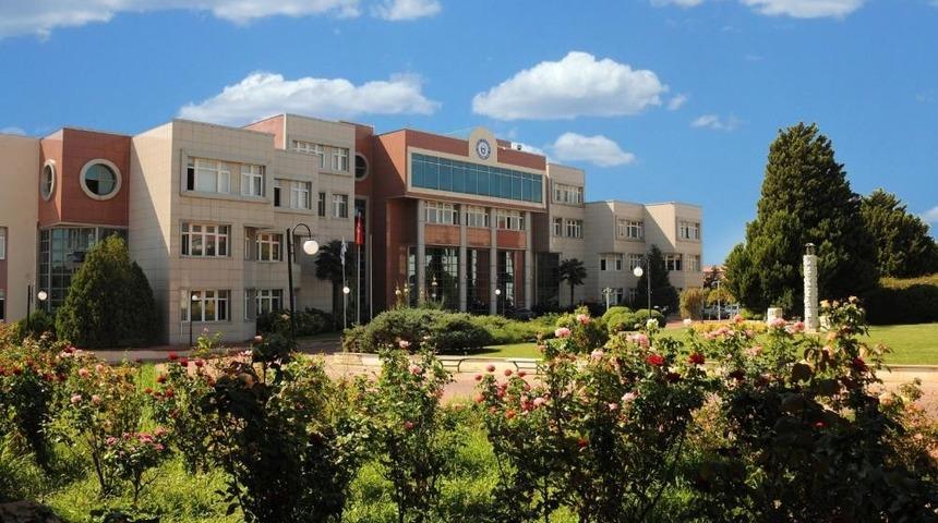 ADÜ Rektörlüğü amirallerin bildirisini kınandı