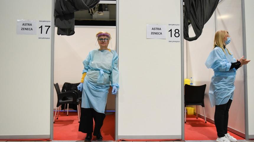 Sırbistan Cumhurbaşkanı: Size yalvarıyorum, aşı olun!