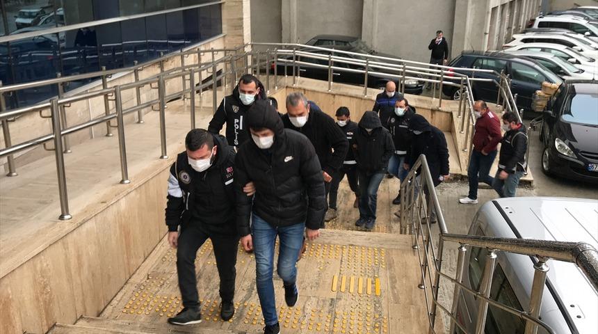 Zonguldak merkezli FET&Ouml;/PDY operasyonunda yakalanan 9 ş&uuml;pheliden 6'sı adliyede