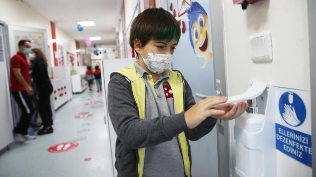 Milli Eğitim Bakanı Ziya Selçuk'tan yüz yüze eğitim açıklaması! Okullar yeniden mi kapanıyor?