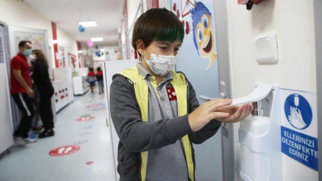 Milli Eğitim Bakanı Ziya Sel&ccedil;uk'tan y&uuml;z y&uuml;ze eğitim a&ccedil;ıklaması! Okullar yeniden mi kapanıyor?