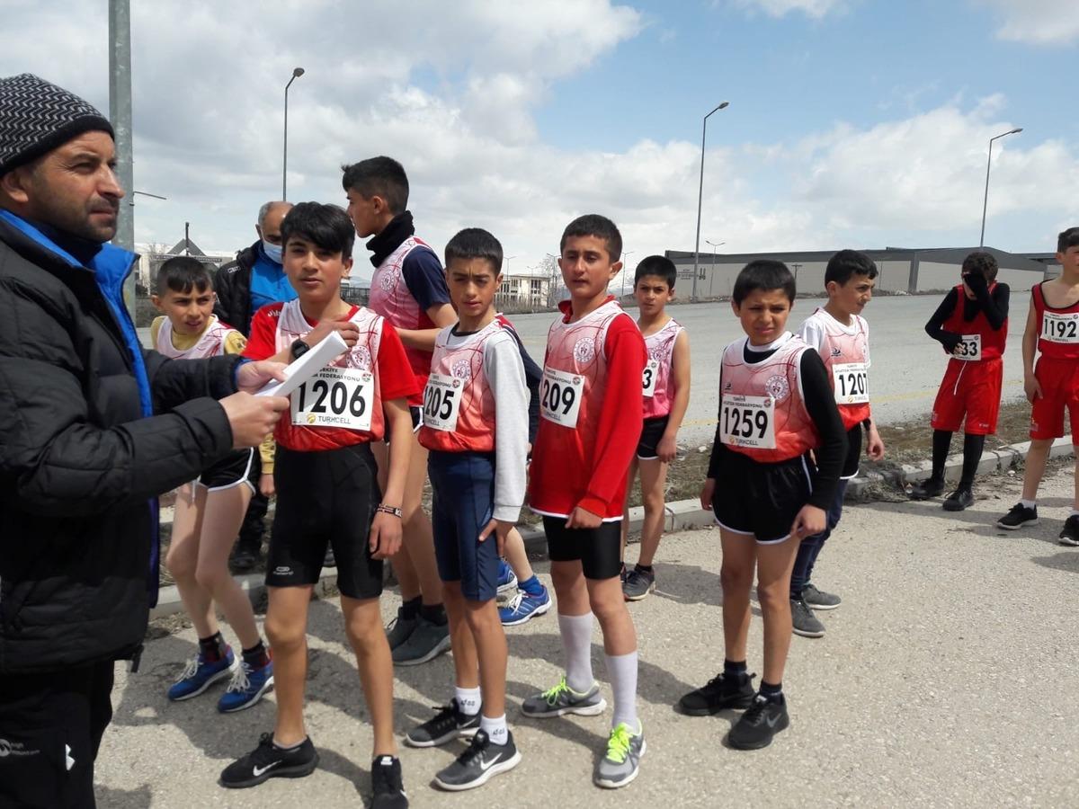 Ağrılı Atletler Yarı Finalde