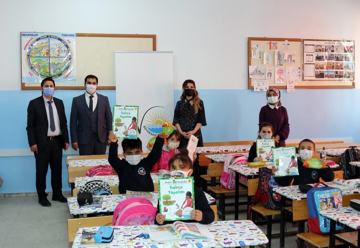 Van B&uuml;y&uuml;kşehir Belediyesinden &ouml;ğrencilere tarım eğitimi