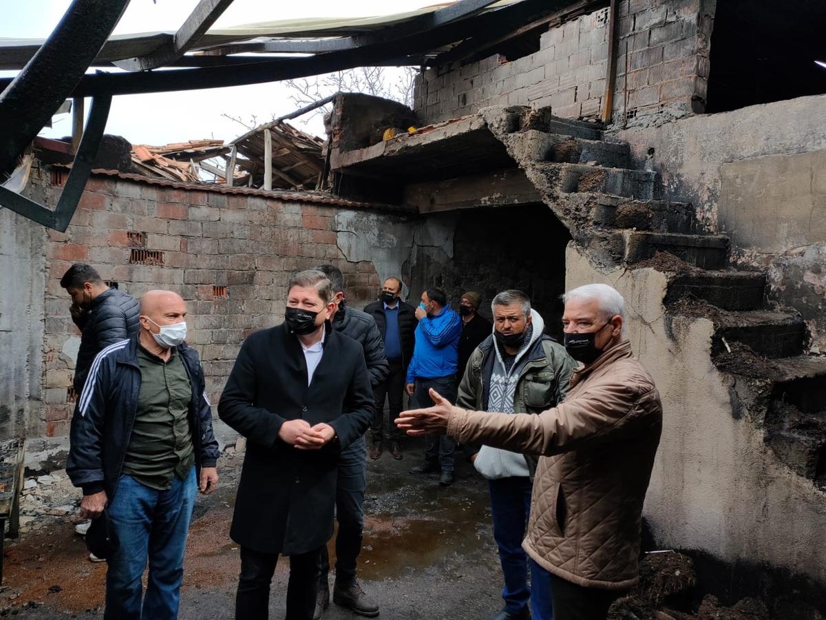 Saruhanlı Belediyesi yangın b&ouml;lgesinde