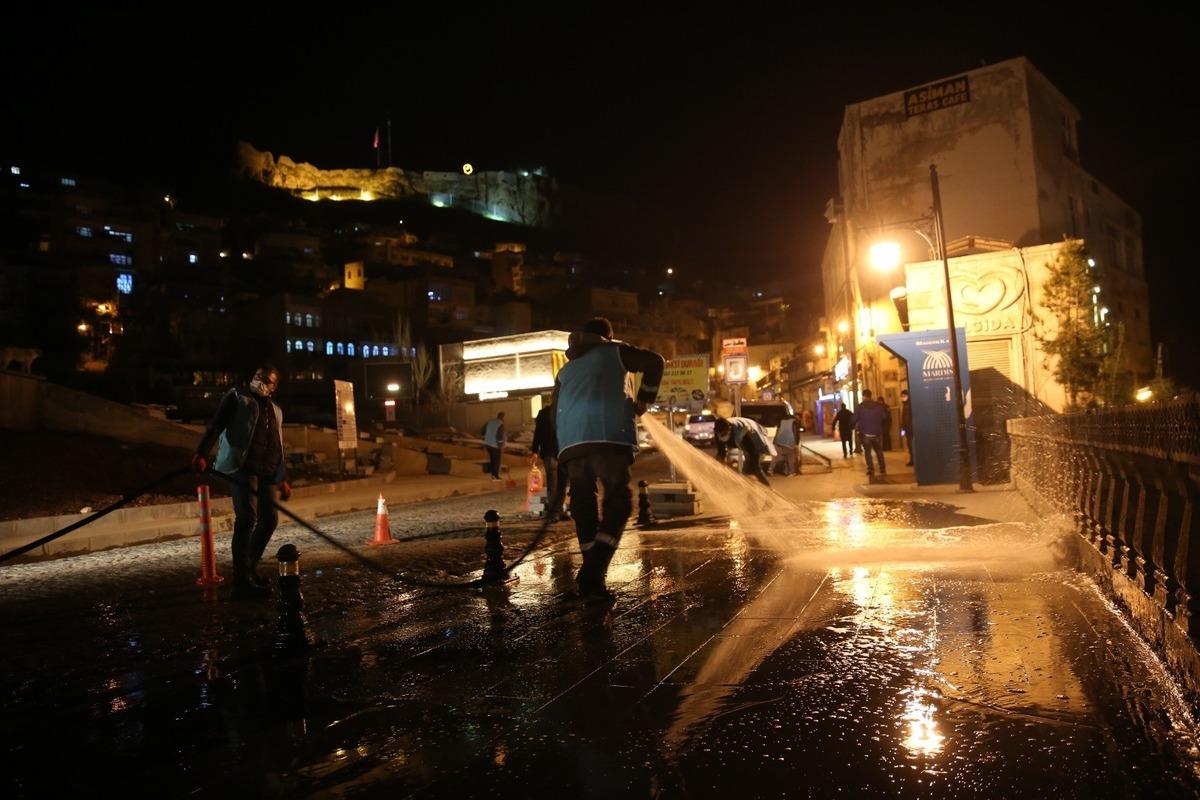 Mardin&rsquo;de tarihi cadde ve sokaklar dezenfekte edildi