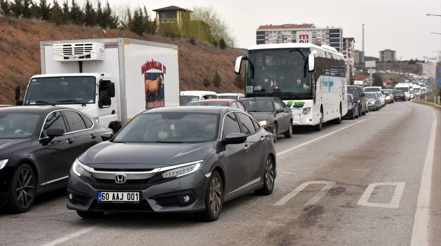 43 ilin bağlantı noktası Kırıkkale'de trafik kilitlendi!