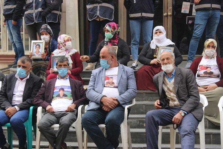 Evlat nöbetindeki aileler çocuklarını HDP’den istiyor G2