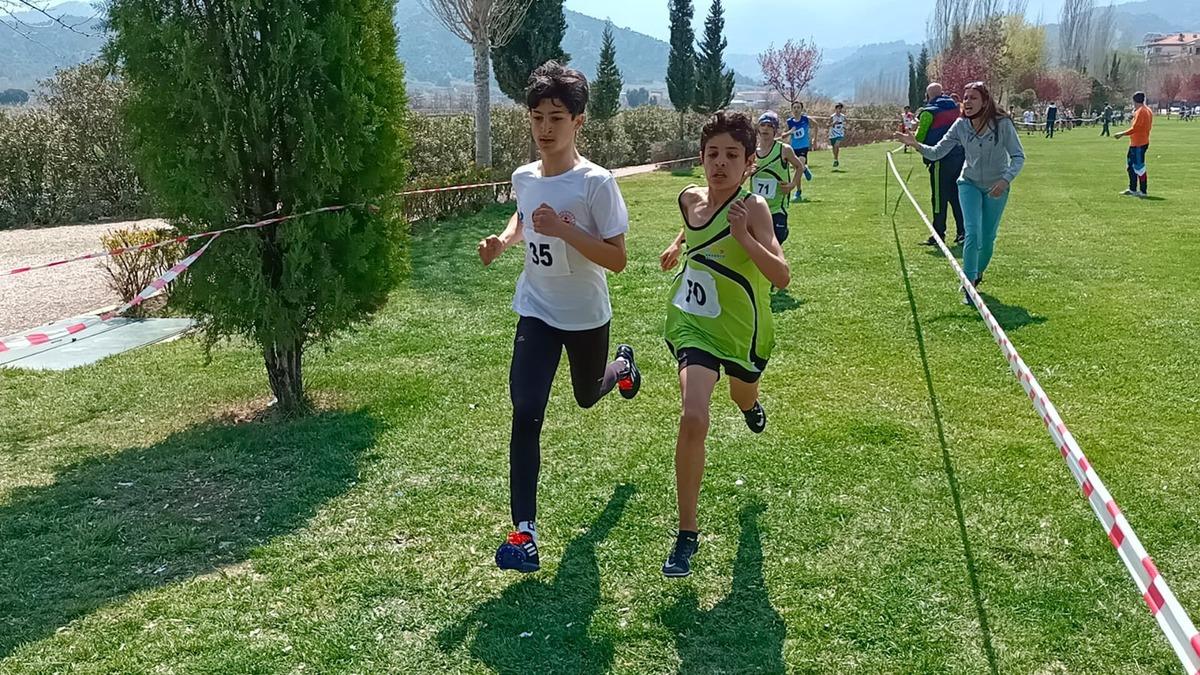 Denizlili atletler yarı final biletini kaptı