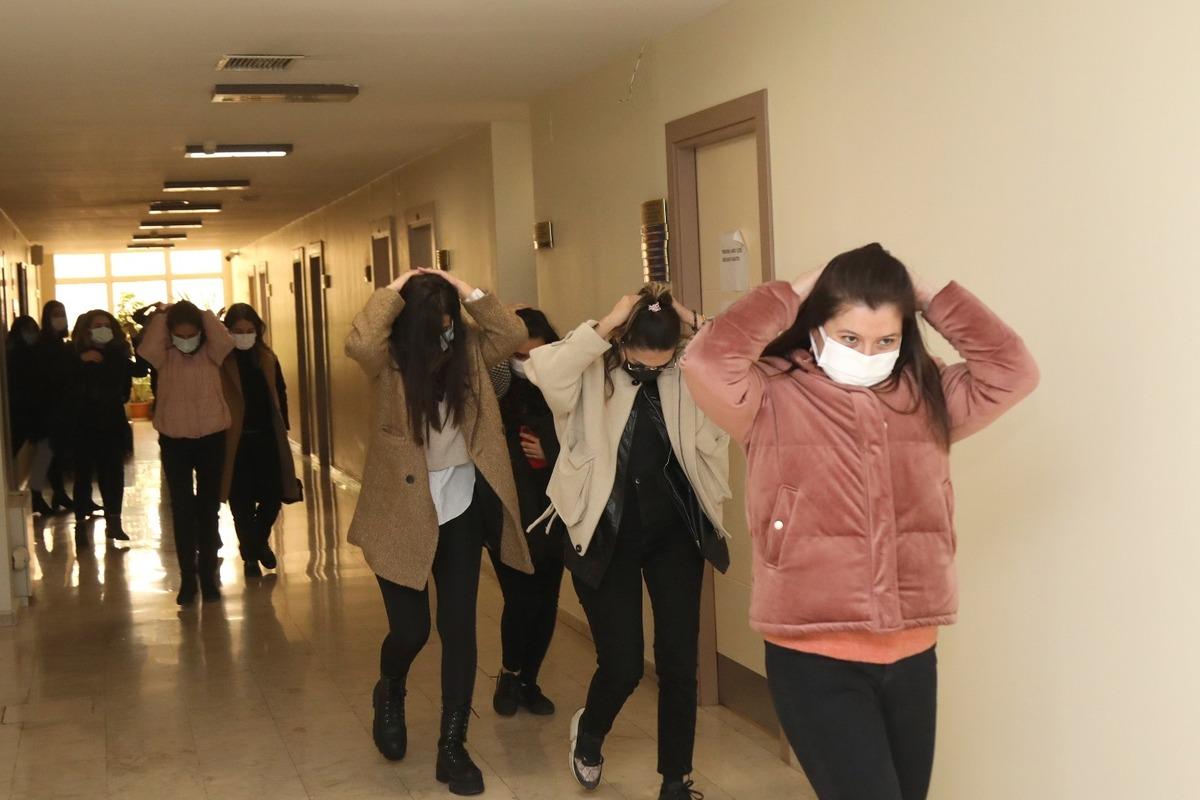 Gaziantep B&uuml;y&uuml;kşehir&rsquo;den ger&ccedil;eği aratmayan deprem tatbikatı