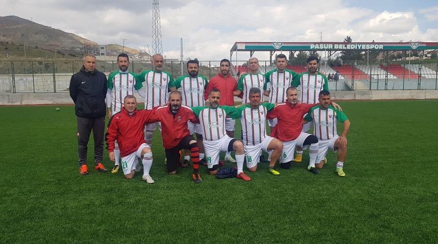 Kulp&rsquo;ta futbol ve dostluk r&uuml;zgarı