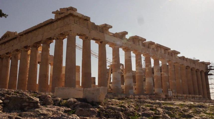 Covid: Yunanistan turistlerin d&ouml;n&uuml;ş&uuml;n&uuml; bekliyor