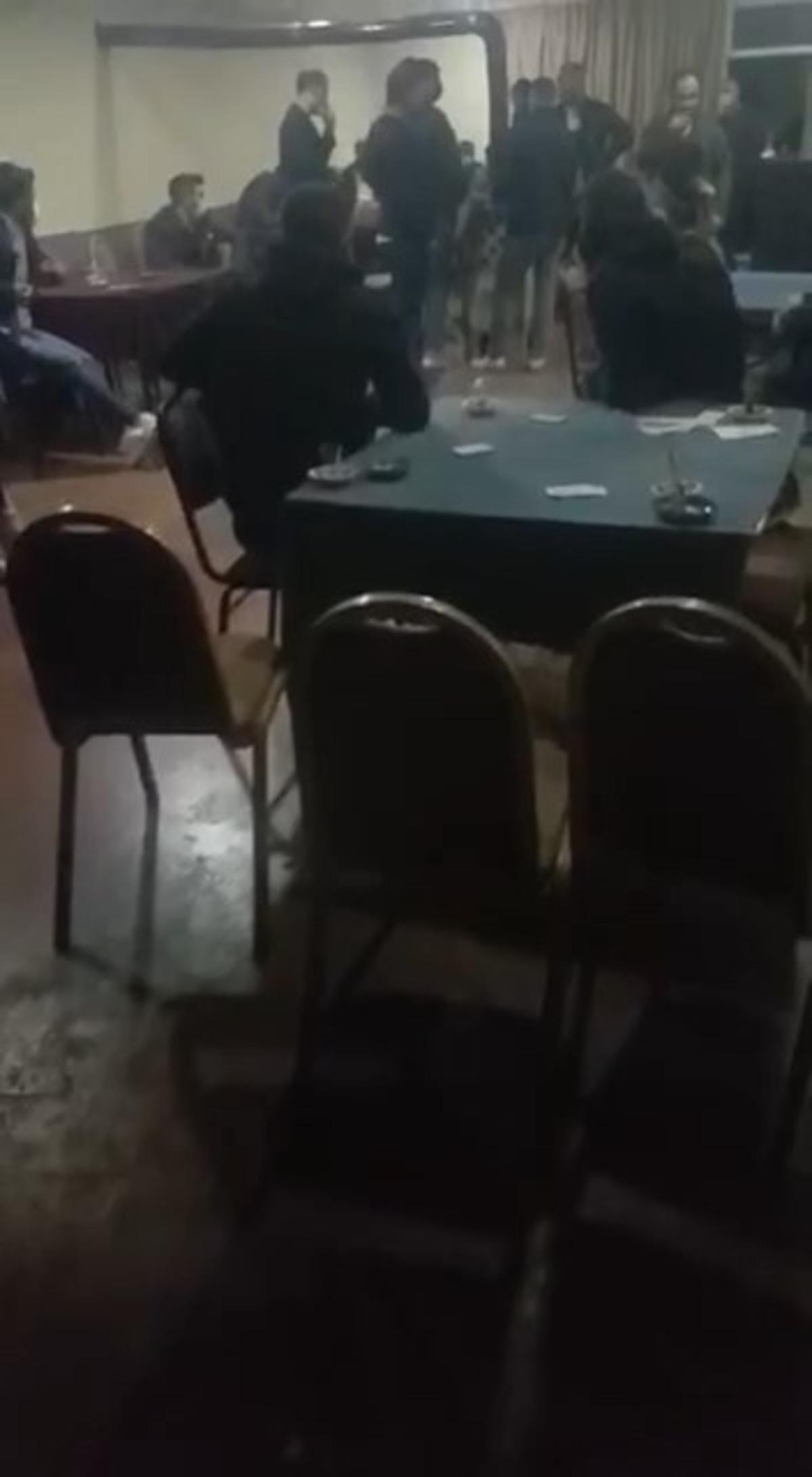 Kısıtlamada spor kul&uuml;b&uuml; lokaline kumar baskını