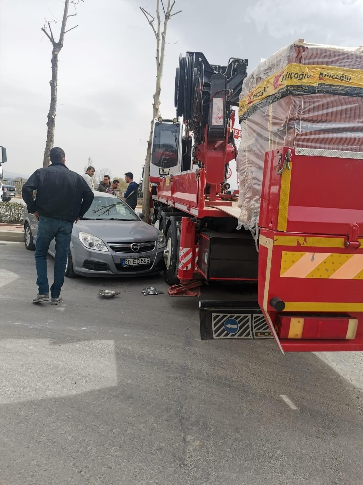 &Ccedil;alışırken fren boşalan vin&ccedil; zincirleme kazaya neden oldu
