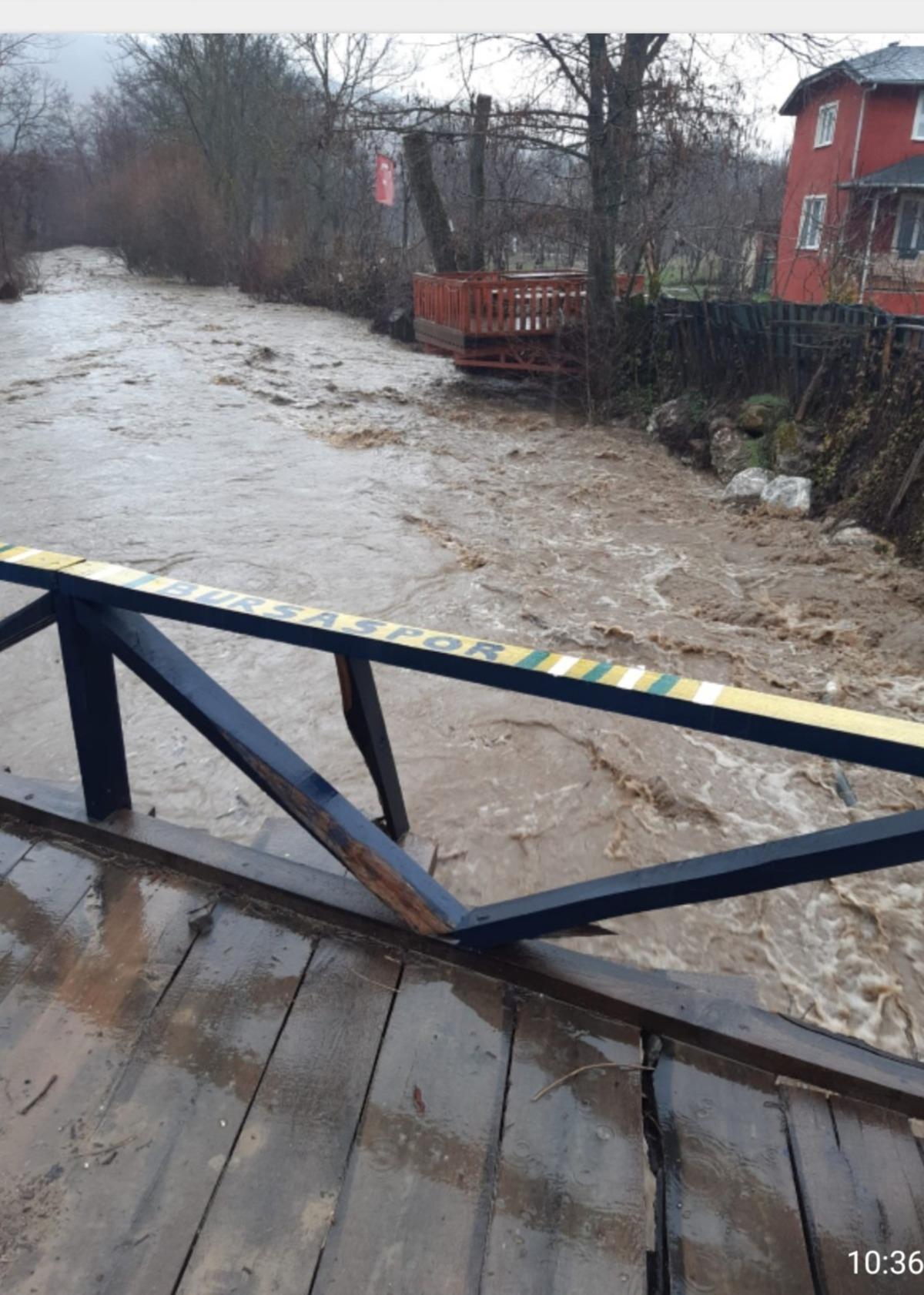 Uludağ&rsquo;dan gelen dereler taştı...Bursa&rsquo;da sel alarmı