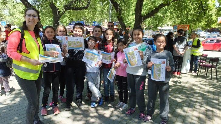 Burhaniye’de "ailemle oryantiring" şenliği G4