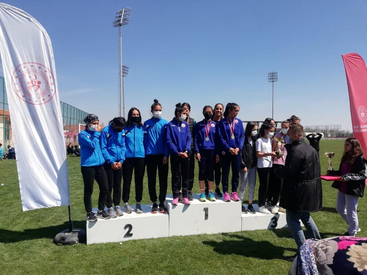 Kayserili sporcular Konya&rsquo;dan derecelerle d&ouml;nd&uuml;