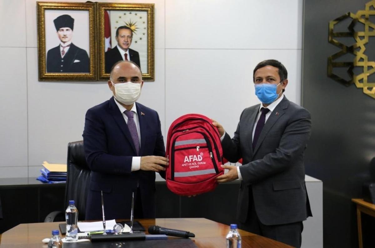 Vali G&uuml;naydın: &ldquo;Vatandaşlarımız Afet Farkındalık Eğitimine Katılmalı&rdquo;