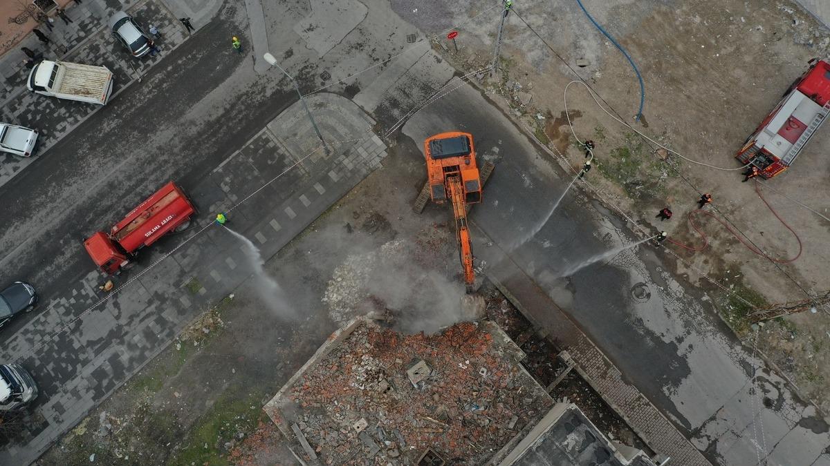 Başkan B&uuml;y&uuml;kkılı&ccedil; Sahabiye&rsquo;de ikinci etabın yıkımını başlattı