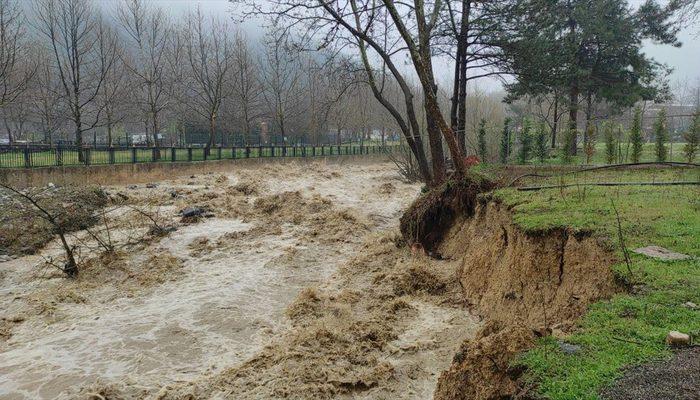 Bursa'da dereler taştı! Evleri ve tarım arazilerini su bastı
