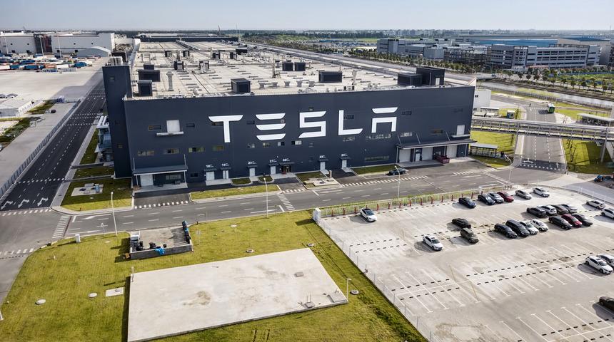 Çip krizi Tesla'yı etkilemedi, hisseleri yükseldi!