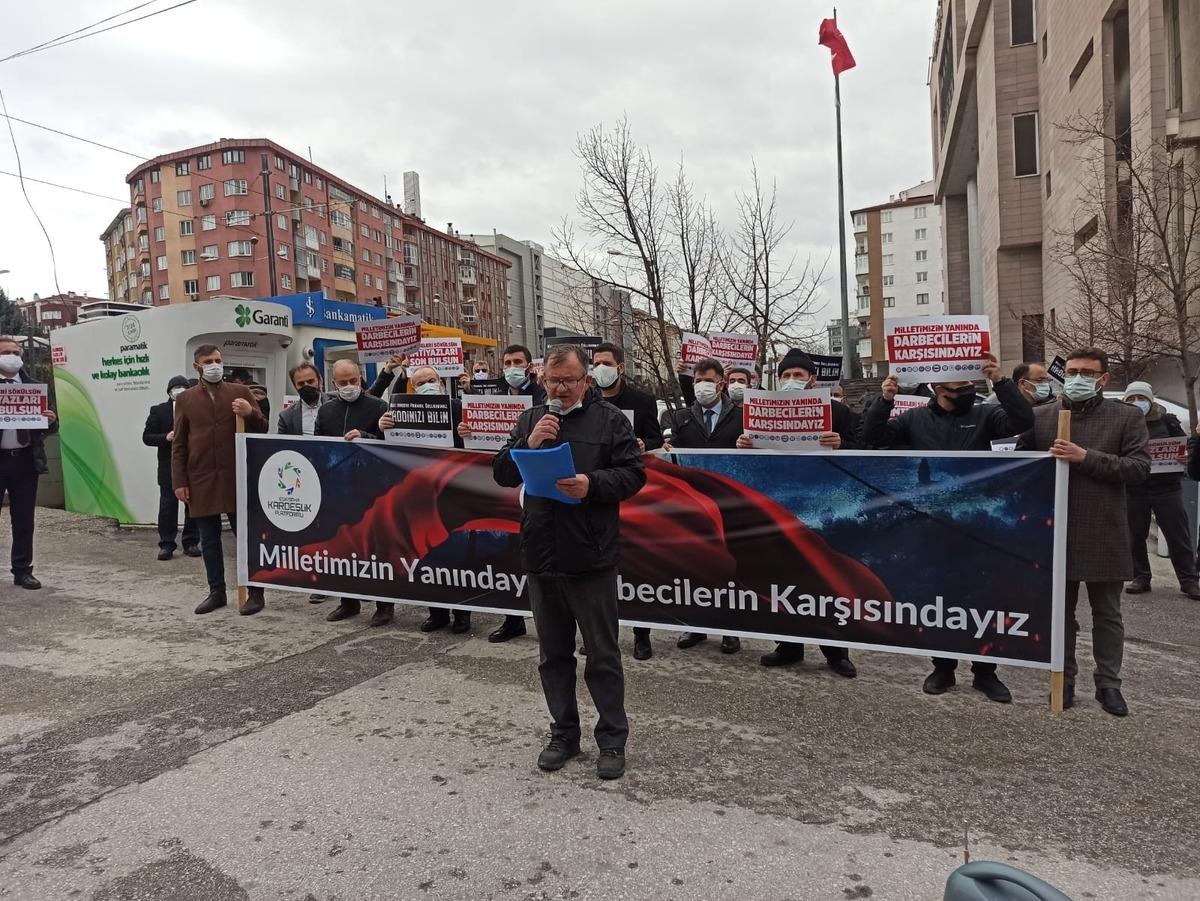 Memur-Sen&rsquo;den gece yarısı bildirisine tepki