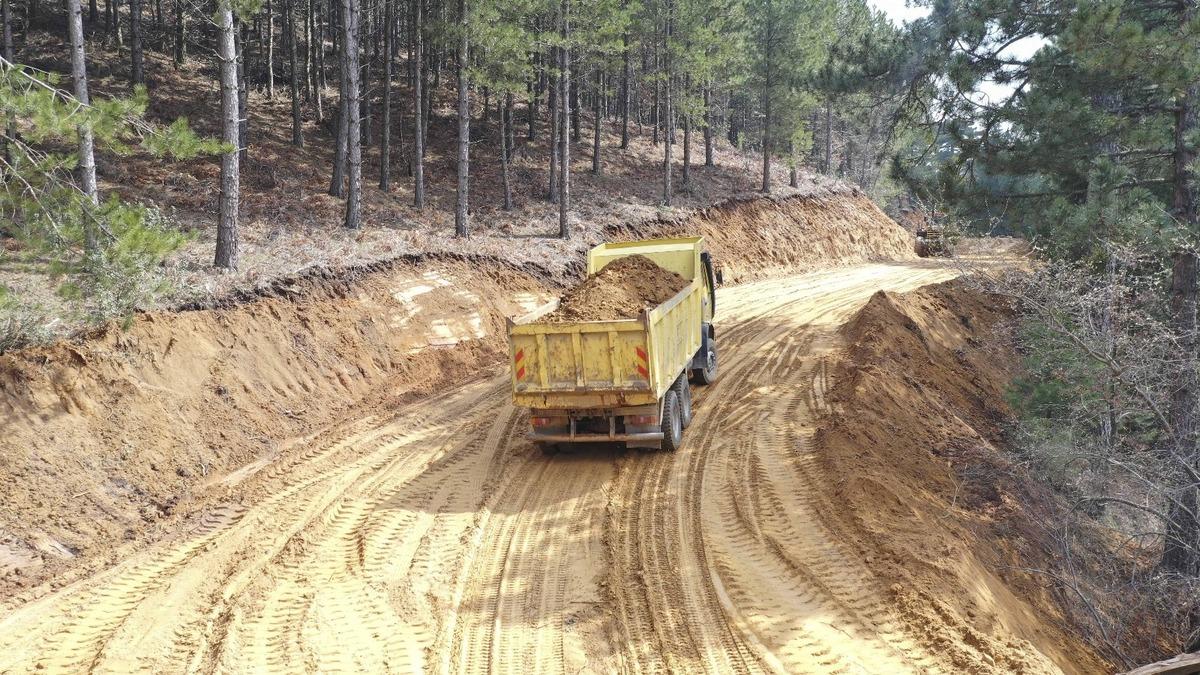 Aydın B&uuml;y&uuml;kşehir Belediyesi yol yapım &ccedil;alışmalarına devam ediyor