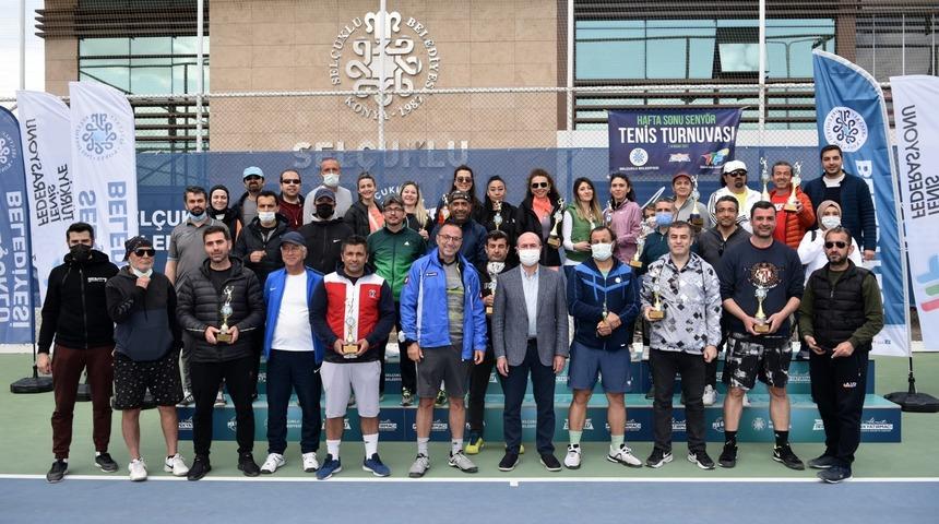 Seny&ouml;r Tenis Turnuvası&rsquo;nda kupalar sahiplerini buldu