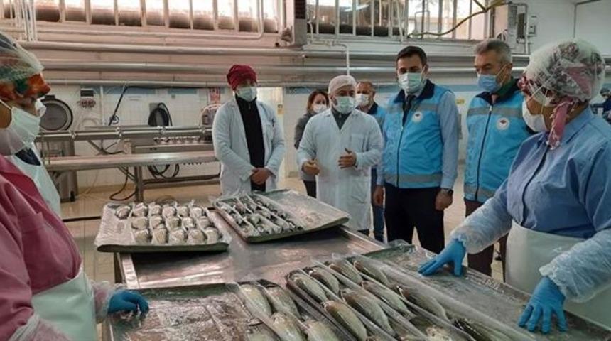 Isparta&rsquo;da su &uuml;r&uuml;nleri av yasağına uymayan 2 işletmeye 10 bin 910 TL ceza