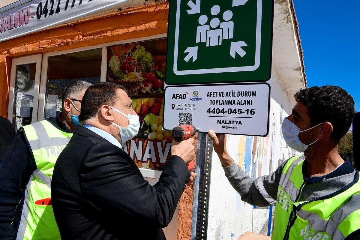 Doğal afet ve acil durumlar i&ccedil;in toplanma alanları işaretleniyor