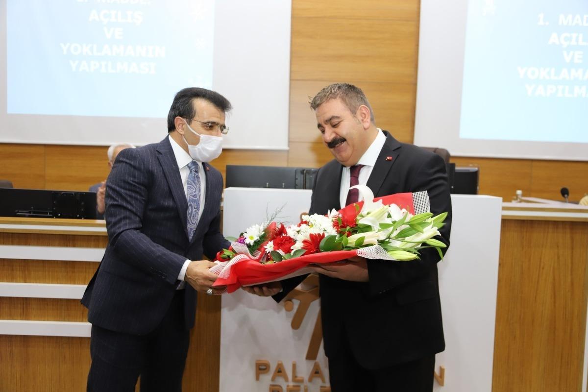 Başkan Sunar&rsquo;a &rsquo;S&uuml;rpriz Avukatlar G&uuml;n&uuml; kutlaması&rsquo;