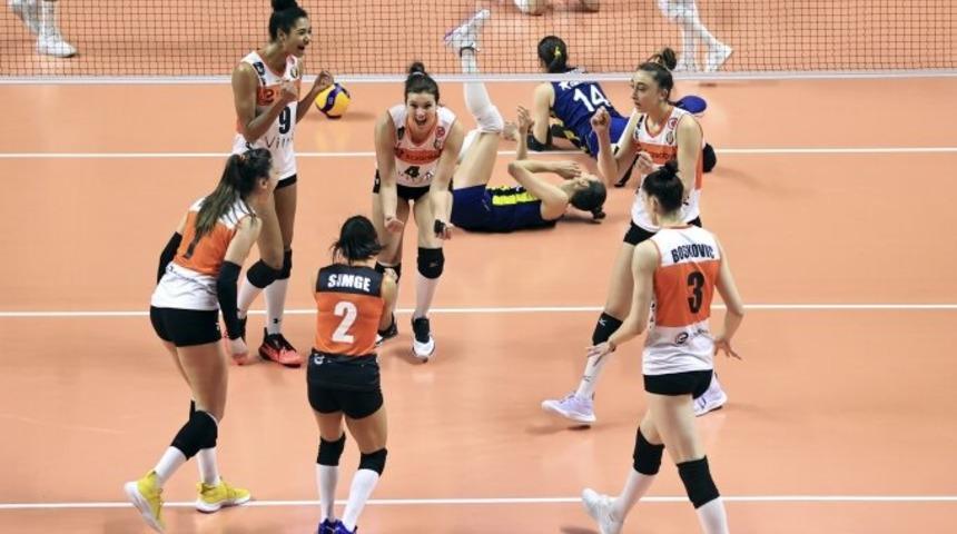 Eczacıbaşı VitrA, Fenerbahçe'yi mağlup etti