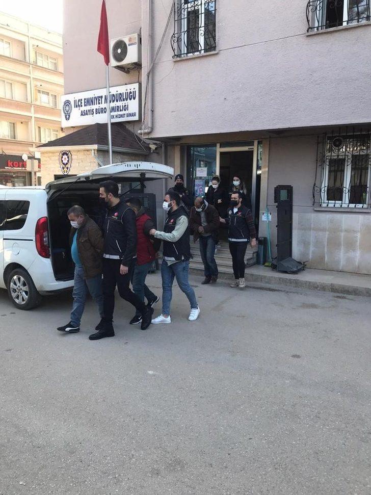 Uyuşturucu satıcıları kıskıvrak yakalandı G2