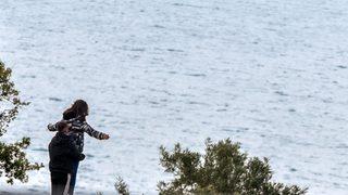 Yürekleri ağza getirdiler! Falezlerde tehlikeli romantizm