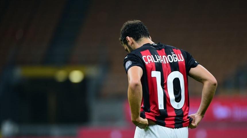 Milan ile anlaşamayan Hakan Çalhanoğlu'na Juventus talip oldu
