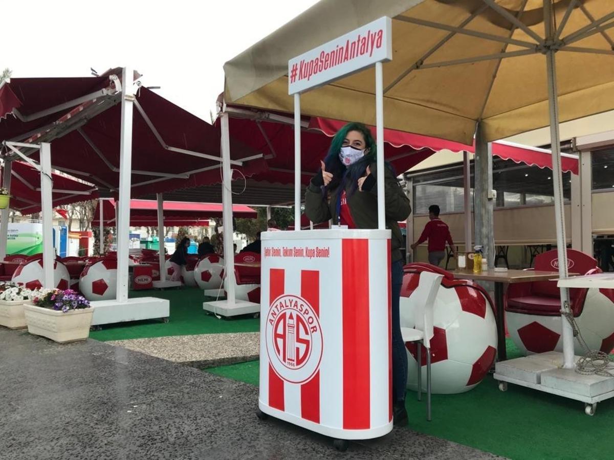 Antalyaspor bayrakları 9 noktada satışta