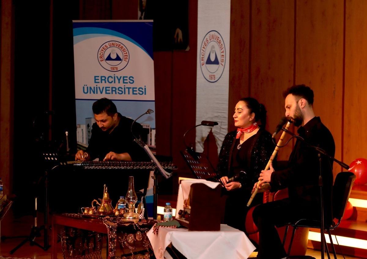 ER&Uuml;&rsquo;de &rsquo;On Kıta Bir Vatan İlelebet İstikl&acirc;l&rsquo; Programı D&uuml;zenlendi