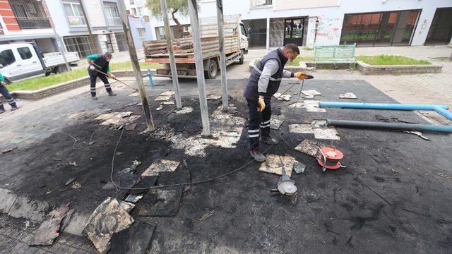 Yangında zarar gören park yenileniyor