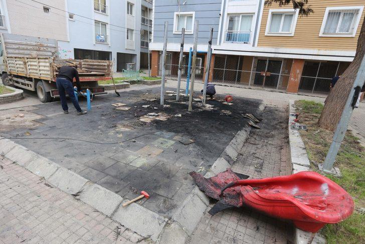 Yangında zarar gören park yenileniyor G3