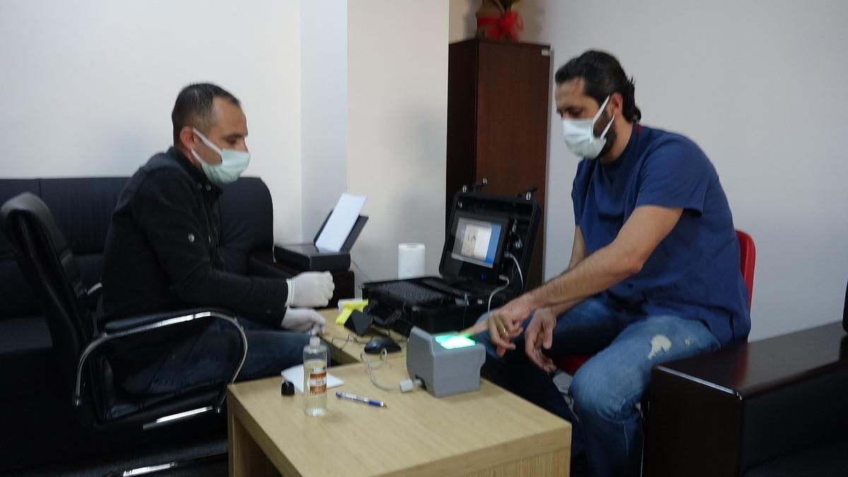 Korona vir&uuml;s kahramanlarına kimlik kartı jesti