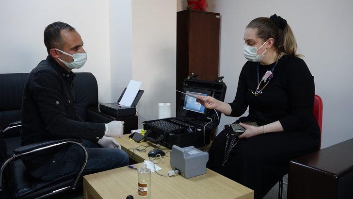 Korona virüs kahramanlarına kimlik kartı jesti G3