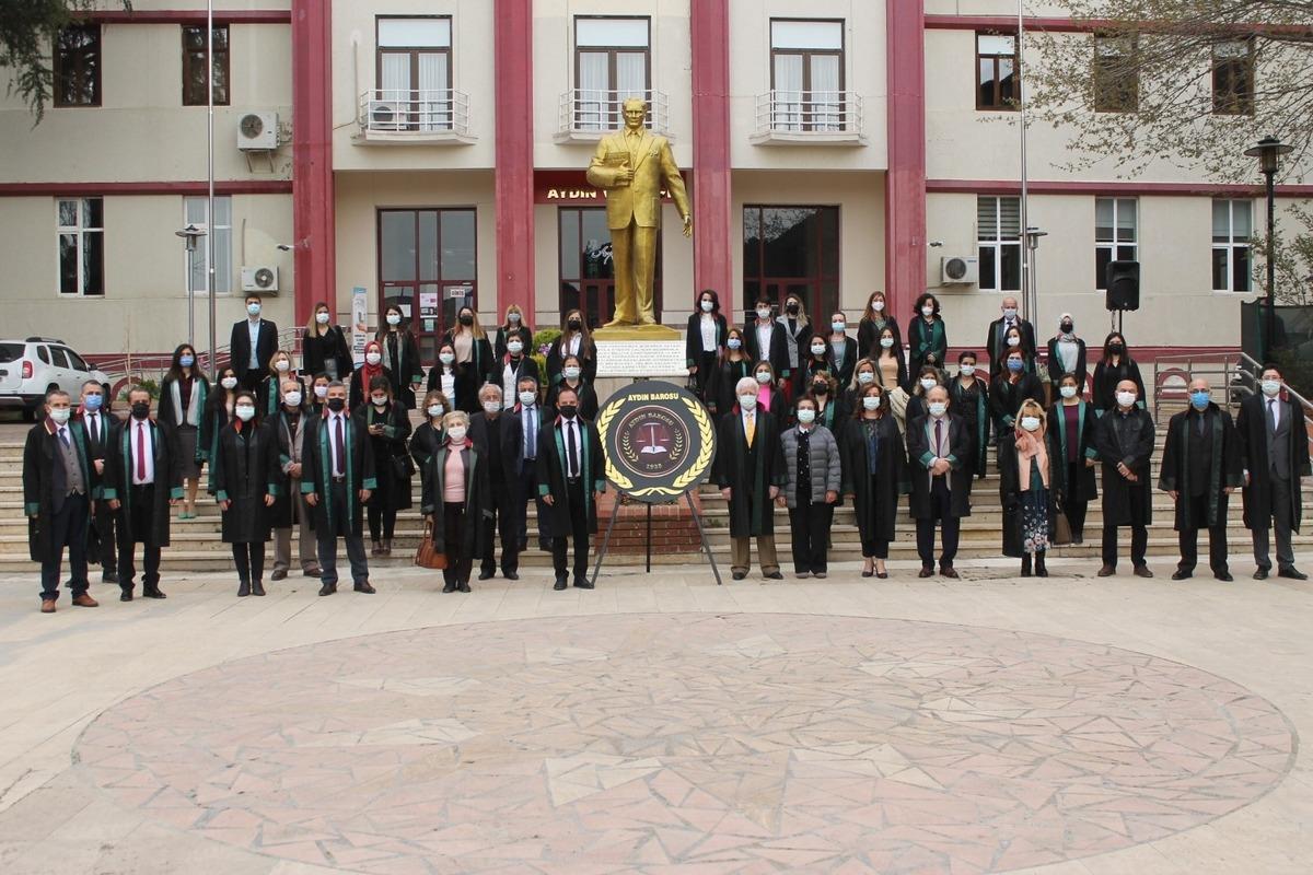 Aydınlı avukatlar, g&uuml;n&uuml;n&uuml; kutladı