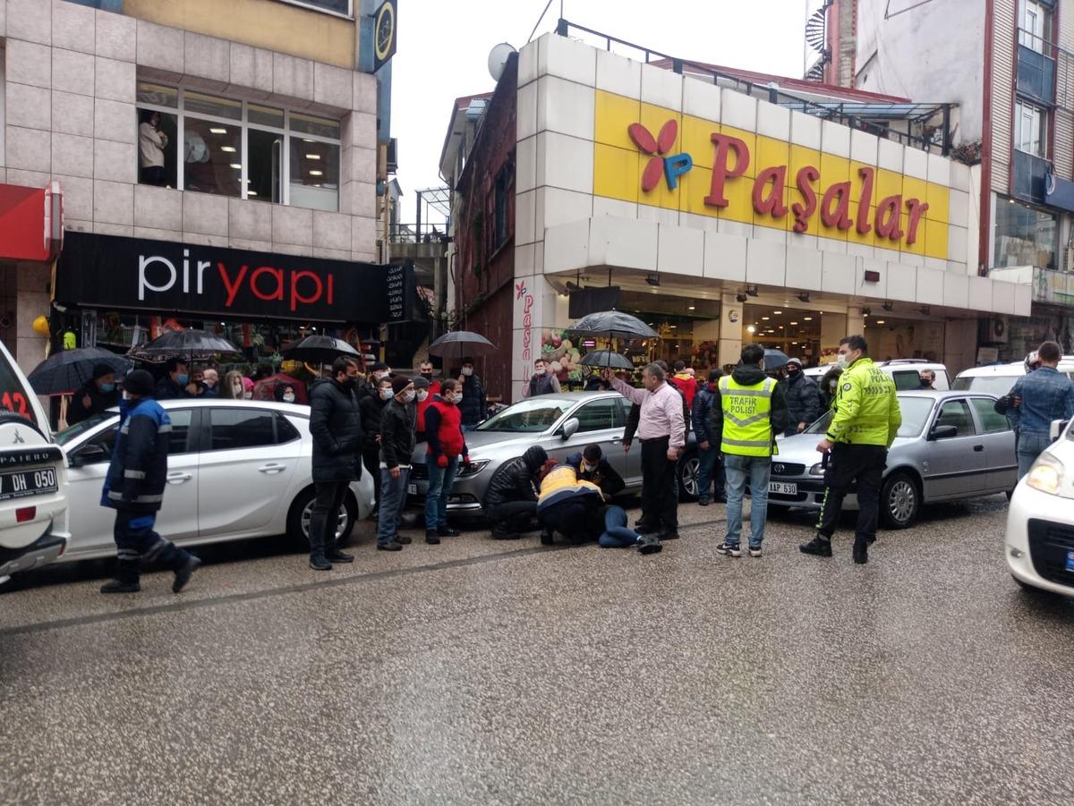 Karşıya ge&ccedil;erken aracın &ccedil;arptığı gen&ccedil; kız yaralandı