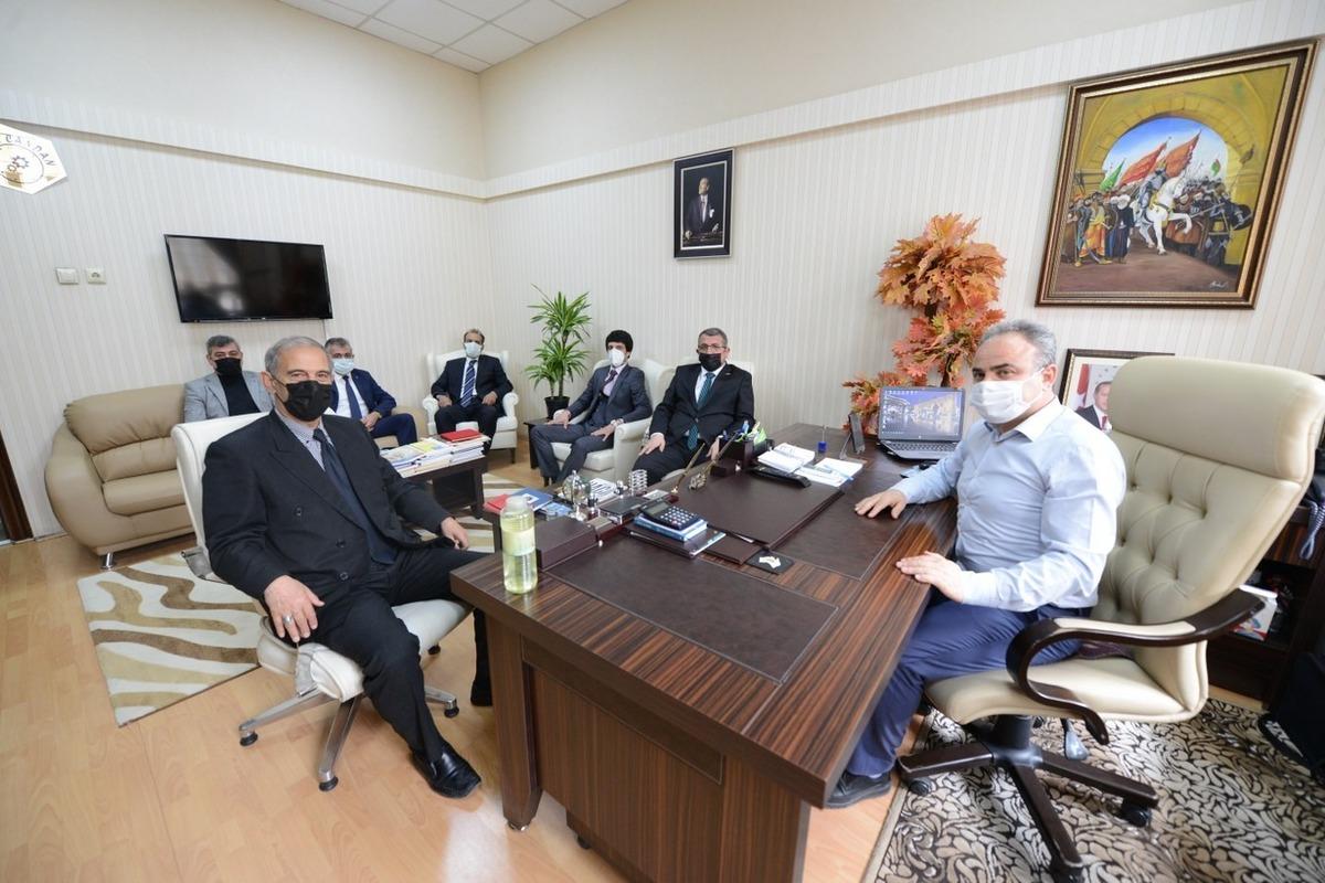 TSUAM y&ouml;neticileri &Ccedil;orum Belediyesini ziyaret etti