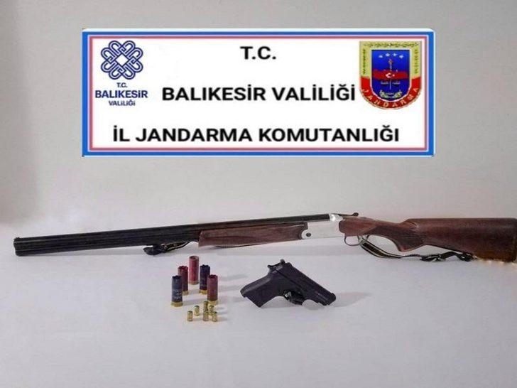 Balıkesir’de jandarma 22 aranan şahsı yakaladı G3