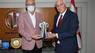 TÜFAD Genel Başkanı İsmail Dilber, Antalyaspor Kulübü Başkanı Mustafa Yılmaz'ı ziyaret etti