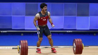 Muhammed Furkan Özbek, halterde Avrupa şampiyonu