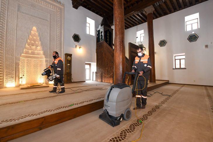 Ankara’da camiler Ramazan’a hazırlanıyor G3