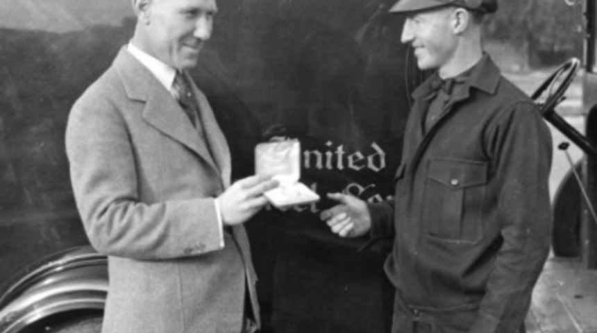 Arkadaşından 100 dolar borç alarak dünyanın en büyük şirketlerinden birini kuran girişimci: James Casey